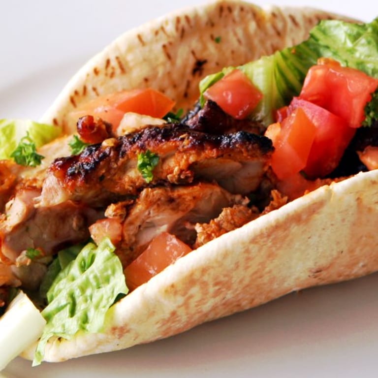 Delicious Chicken Burgers: A Mediterranean Twist